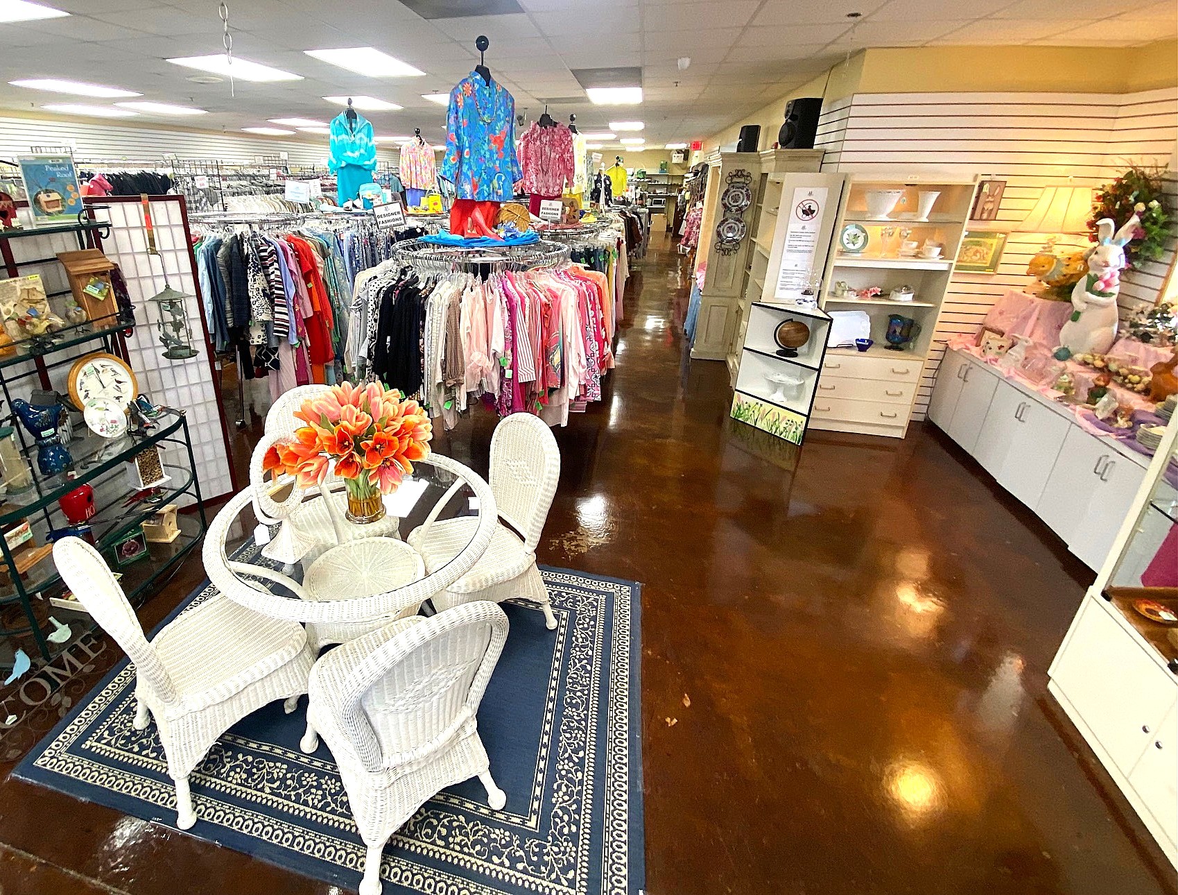 STORE ENTRANCE 